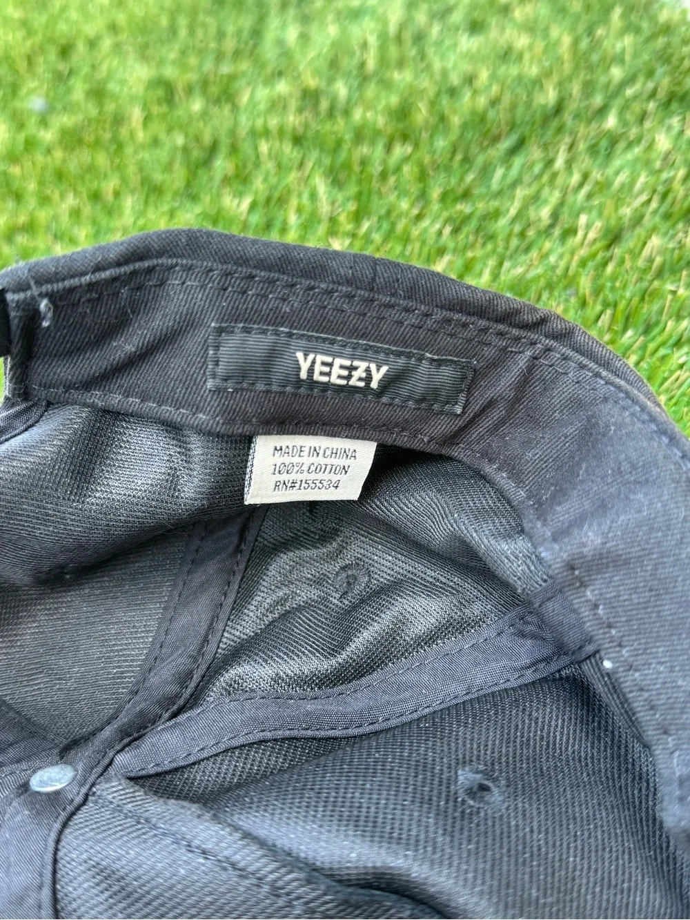 Yeezy Black 
